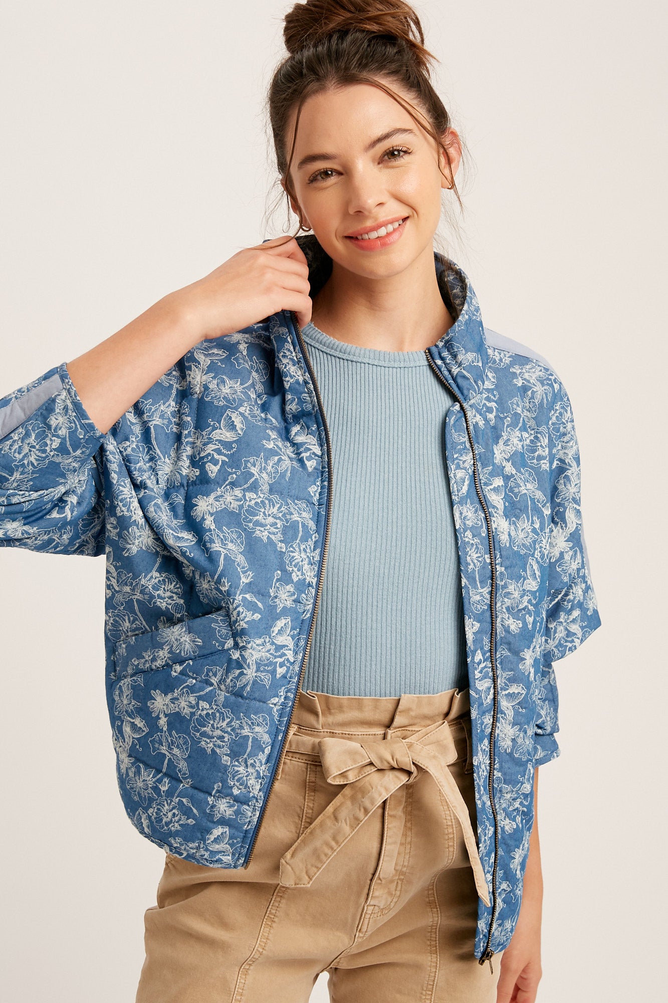 New free stock photo of beautiful, cute, denim jacket | Denim jacket, Women,  Blue denim jacket